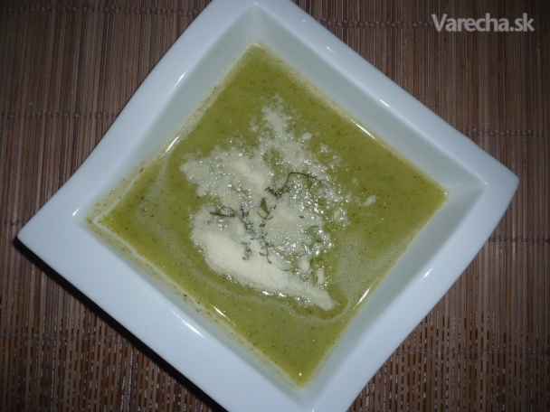 Brokolicová polievka s tymianom (fotorecept) recept