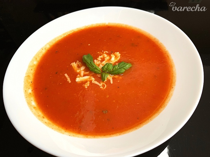 Krémová paradajkovo-papriková polievka recept