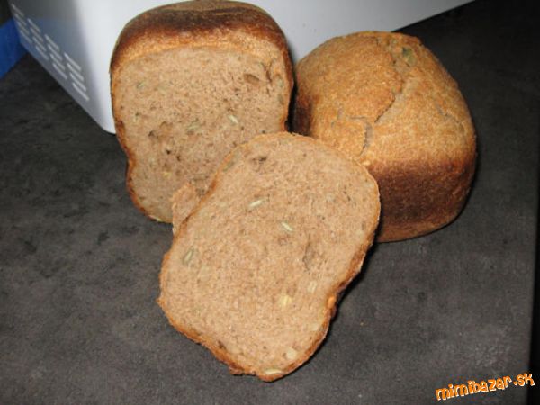 Celozrnný chlebík s ražnou špaldovou a pšeničnou celozrnnou múkou