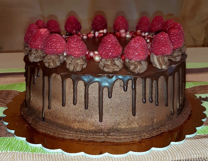 Čokoládová torta s malinami recept