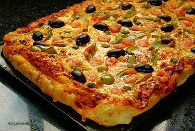 Domáca pizza s olivami a krevetami
