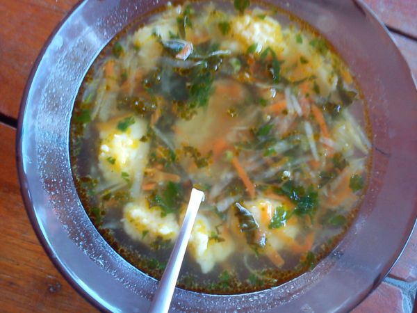 Zeleninová polievka s krupicovými haluškami ...